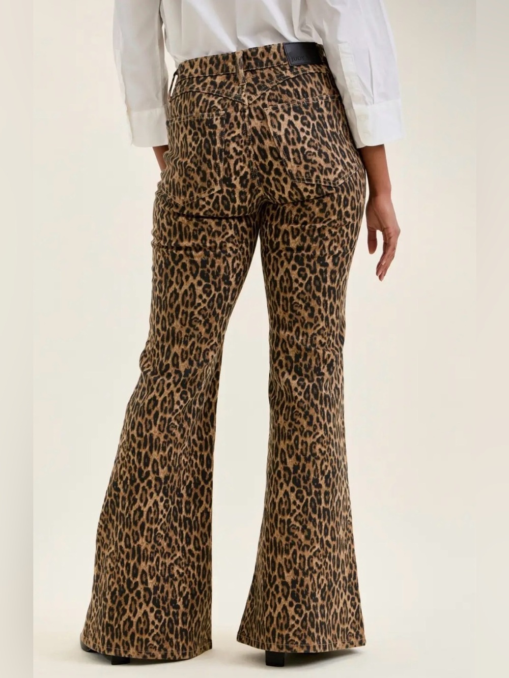 NWT Judy Blue Jaqueline Flare Jeans in Leopard Luxe - Picture 3 of 10